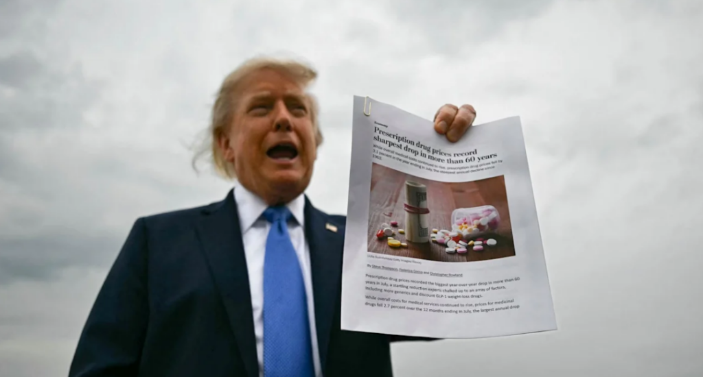 Trump’ın ilaç fiyatlarıyla ilgili gafı: Biden yönetimini öven haberi gösterdi
