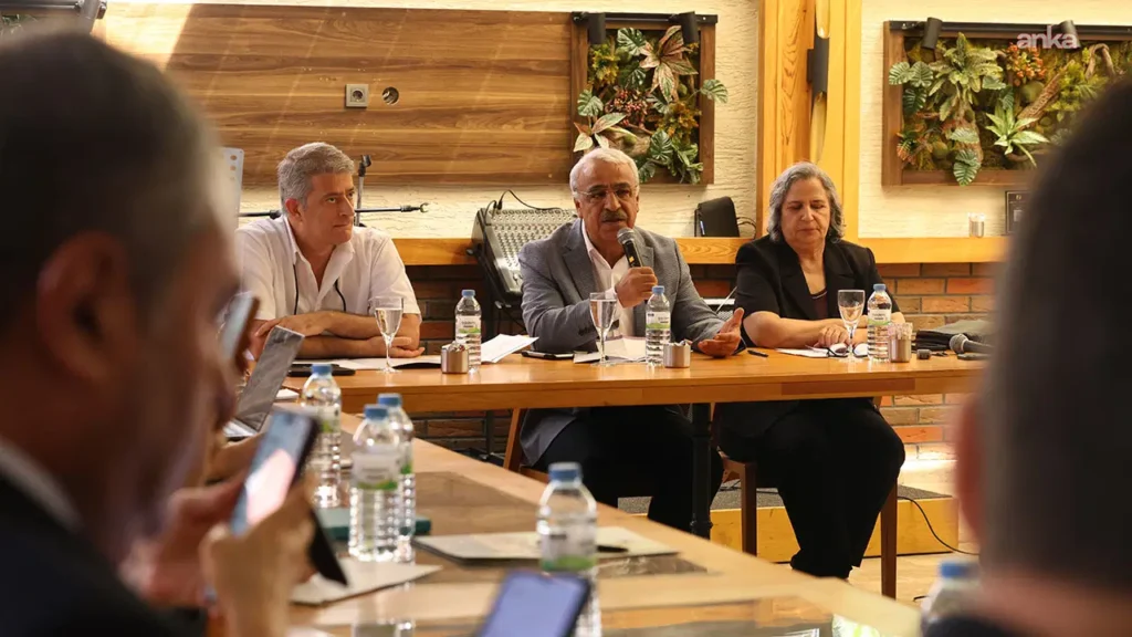 DEM Parti Ankara’da gazetecilerle buluştu: Gültan Kışanak’tan ‘yeni anayasa’ çağrısı